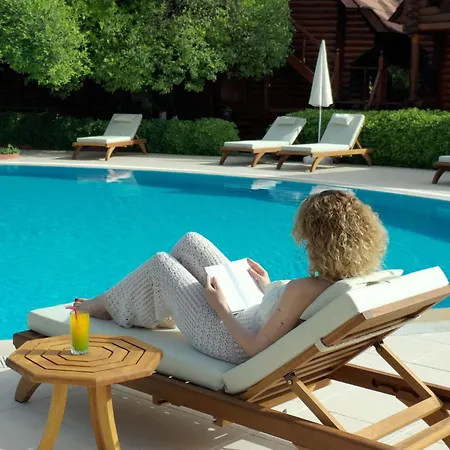 Woodline Hotel 3*